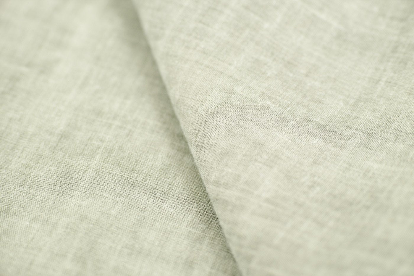 What are the benefits of using a material like Linen? Italian Vintage